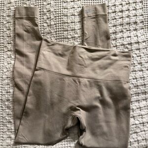 SET Active Taupe Leggings